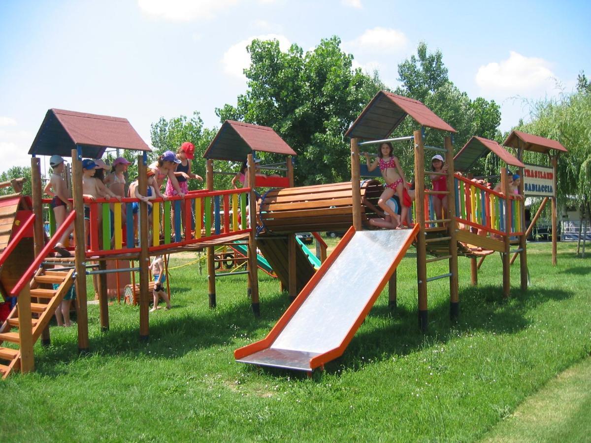 Camping Badiaccia Village Castiglione del Lago Exterior photo